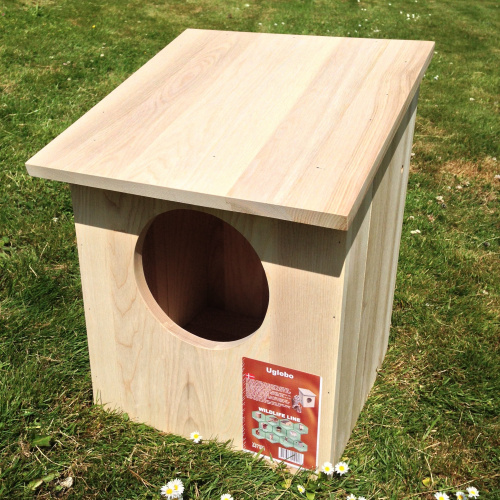 Hercules owl box with round opening